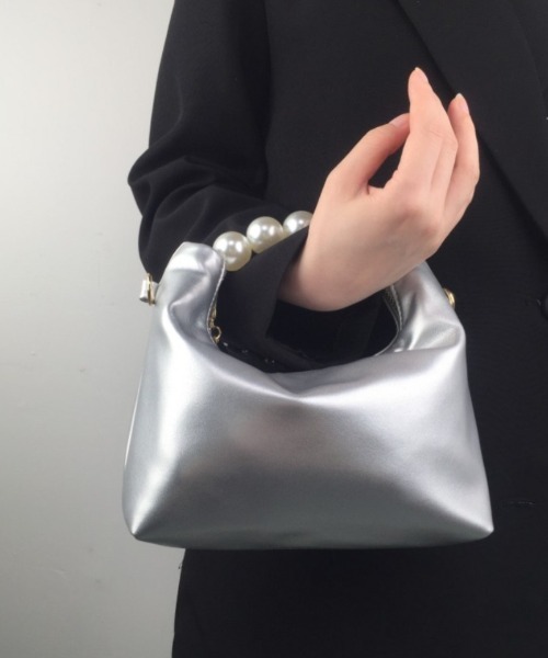 Ritzy(リッツィー)の「パールデザイン ミニハンドバック(ハンドバッグ・レディース・ベージュ/パープル/シルバー/ホワイト/ブラック・FREE)」の7枚目の写真