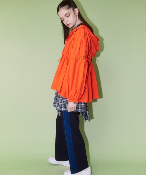 Candy Stripper（キャンディストリッパー）の「BE JOYFUL ZIP UP フーディー（ナイロンジャケット・レディース・ベージュ/オレンジ/ブラック・2）」の11枚目の写真