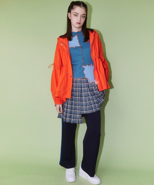 Candy Stripper（キャンディストリッパー）の「BE JOYFUL ZIP UP フーディー（ナイロンジャケット・レディース・ベージュ/オレンジ/ブラック・2）」の8枚目の写真