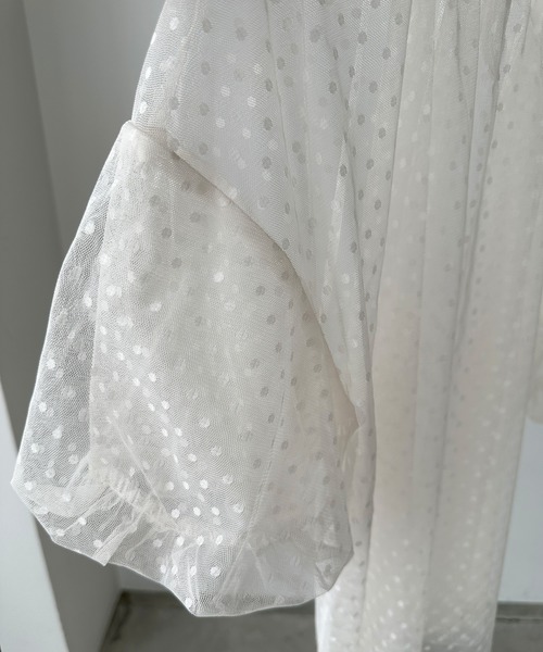 新品タグ付 CLANE シアー チュール バルーンスリーブ ブラウス アイボリー CLANE（クラネ）の「【CLANE/クラネ】SHEER TULLE BALLOON