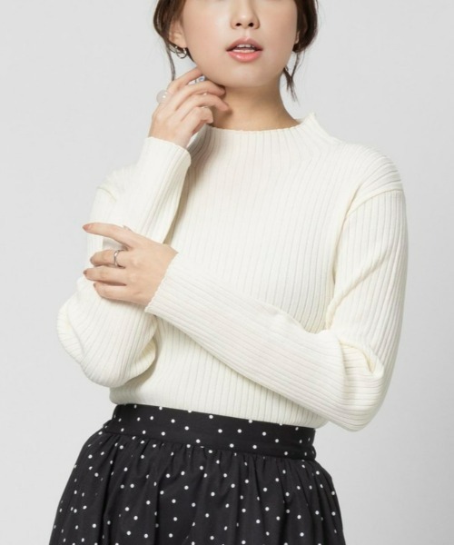 HONEYSUCKLE ROSE（ハニーサックルローズ）の「【HONEYSUCKLE ROSE】ハイゲージリブニット（ニット/セーター・レディース・オフホワイト/ブラック/ブラック×ホワイト/ホワイト×カーキブラウン・M/L）」の2枚目の写真