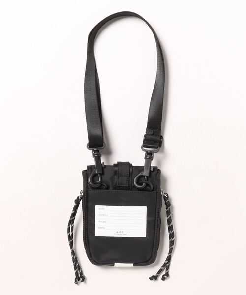 A.P.C.（アーペーセー）の「CROSSBODY POUCH TREK 24P（ボディ