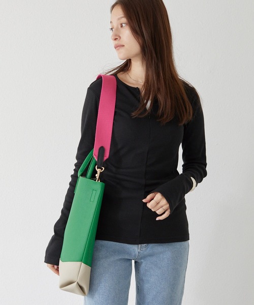 LAVEANGE（ラビアンジェ）の「キャンバスカラーストラップバッグ（ショルダーバッグ・レディース・イエロー/グリーン/ライトグレー・F）」の9枚目の写真