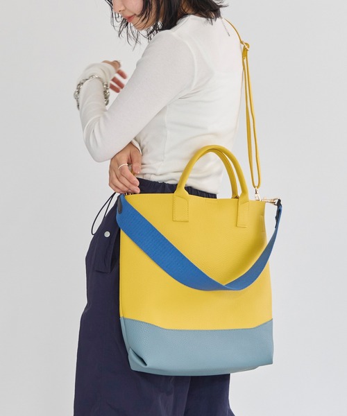 LAVEANGE（ラビアンジェ）の「キャンバスカラーストラップバッグ（ショルダーバッグ・レディース・イエロー/グリーン/ライトグレー・F）」の4枚目の写真