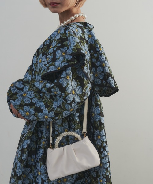 MERLOT(メルロー)の「パールハンドバッグ(ハンドバッグ・レディース・ブラック/ホワイト・FREE)」の3枚目の写真