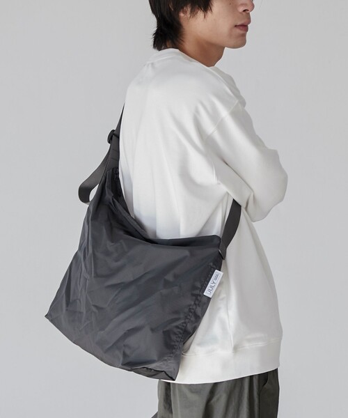 JULY NINE（ジュライナイン）の「JULYNINE（ジュライナイン）別注 SEQUEL／ナイロンショルダーバッグ（ショルダーバッグ・メンズ・ブラック/オリーブ/ダークグレー・FREE）」の6枚目の写真