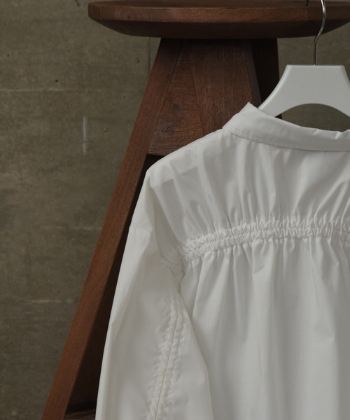 Amiur（エミレ）の「back drawstring smooth shirt / バックドローストリングスムースシャツ（シャツ/ブラウス・レディース・ブルー/ホワイト/ピンク・FREE）」の10枚目の写真