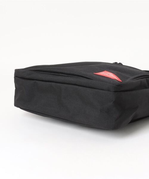 Manhattan Portage（マンハッタンポーテージ）の「Voyager Shoulder Bag（ショルダーバッグ・メンズ・ブラック・SMALL）」の15枚目の写真