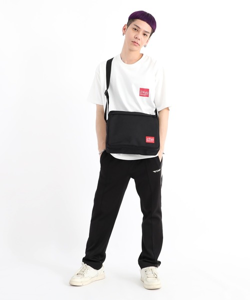 Manhattan Portage（マンハッタンポーテージ）の「Voyager Shoulder Bag（ショルダーバッグ・メンズ・ブラック・SMALL）」の12枚目の写真