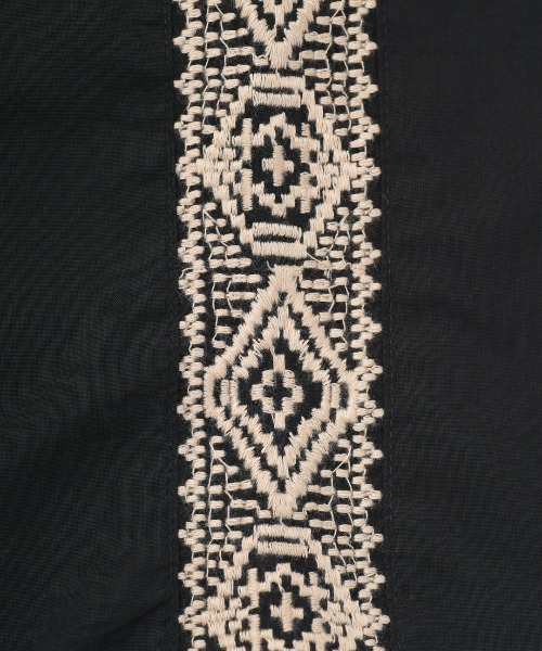 チチカカ(チチカカ)の「ジオメトリック刺繍カーディガン(カーディガン/ボレロ・レディース・マスタード/ブルー/ブラック・FREE)」の20枚目の写真