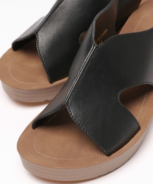 LEPSIM(レプシィム)の「クッションウェッジサンダル 996273(サンダル・レディース・グレイッシュベージュ/ブラック/シルバー・LARGE/MEDIUM/SMALL)」の20枚目の写真