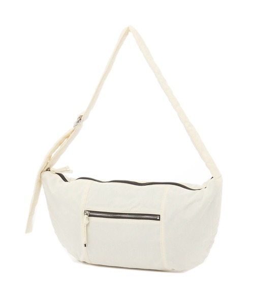 LAKOLE(ラコレ)の「クロワッサンミニショルダーバッグ / 110436(ショルダーバッグ・レディース・ブラック/ライトグレー/カーキ/アイボリー・FREE)」の6枚目の写真