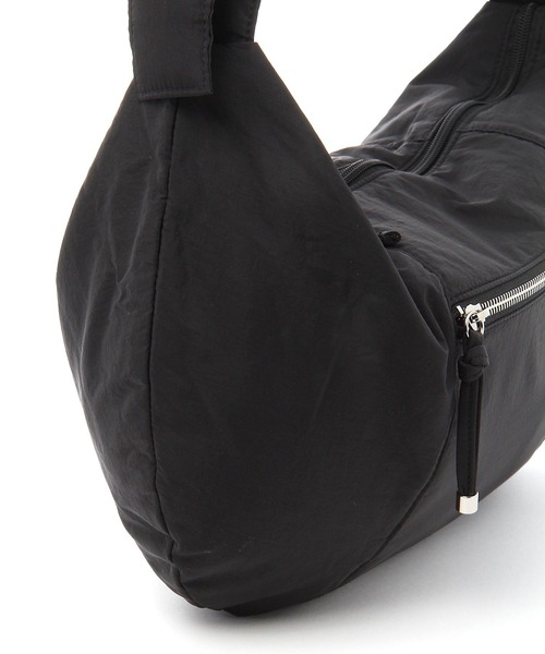 LAKOLE(ラコレ)の「クロワッサンミニショルダーバッグ / 110436(ショルダーバッグ・レディース・ブラック/ライトグレー/カーキ/アイボリー・FREE)」の15枚目の写真