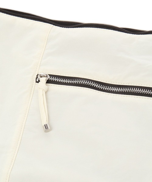 LAKOLE(ラコレ)の「クロワッサンミニショルダーバッグ / 110436(ショルダーバッグ・レディース・ブラック/ライトグレー/カーキ/アイボリー・FREE)」の16枚目の写真