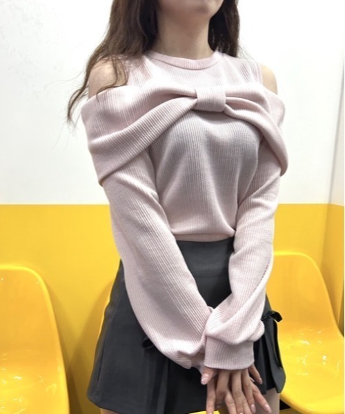 ipugo(イプゴ)の「ipugo/イプゴ 2WAYオフショルリブトップス 秋物 秋服 2026年秋冬(Tシャツ/カットソー・レディース・ピンク/ホワイト/イエロー・FREE)」の1枚目の写真