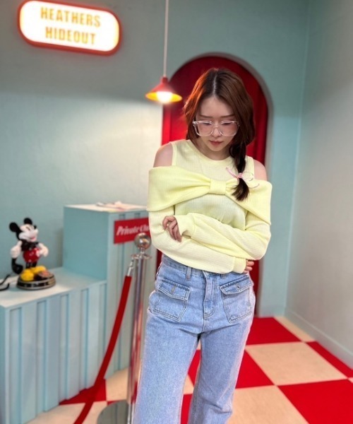 ipugo(イプゴ)の「ipugo/イプゴ 2WAYオフショルリブトップス 秋物 秋服 2026年秋冬(Tシャツ/カットソー・レディース・ピンク/ホワイト/イエロー・FREE)」の6枚目の写真