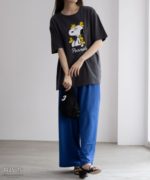 PEANUTS(ピーナッツ)の「【綿100%】 PEANUTS スヌーピー ゆるシルエット刺繍Tシャツ(Tシャツ/カットソー・レディース・ベージュ/チャコールグレー/クリーム/イエロー系その他・フリー)」の6枚目の写真