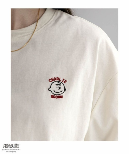 PEANUTS(ピーナッツ)の「【綿100%】 PEANUTS スヌーピー ゆるシルエット刺繍Tシャツ(Tシャツ/カットソー・レディース・ベージュ/チャコールグレー/クリーム/イエロー系その他・フリー)」の10枚目の写真