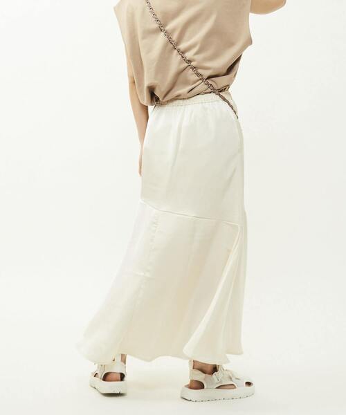CONVERSE TOKYO（コンバーストウキョウ）の「【WEB LIMITED】MERMAID LINE SATIN SKIRT（スカート・レディース・アイボリー/ブラック/グリーン・FREE）」の10枚目の写真