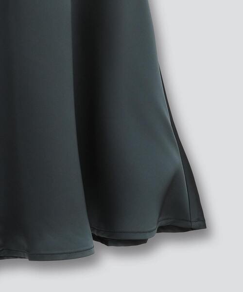 CONVERSE TOKYO（コンバーストウキョウ）の「【WEB LIMITED】MERMAID LINE SATIN SKIRT（スカート・レディース・アイボリー/ブラック/グリーン・FREE）」の6枚目の写真
