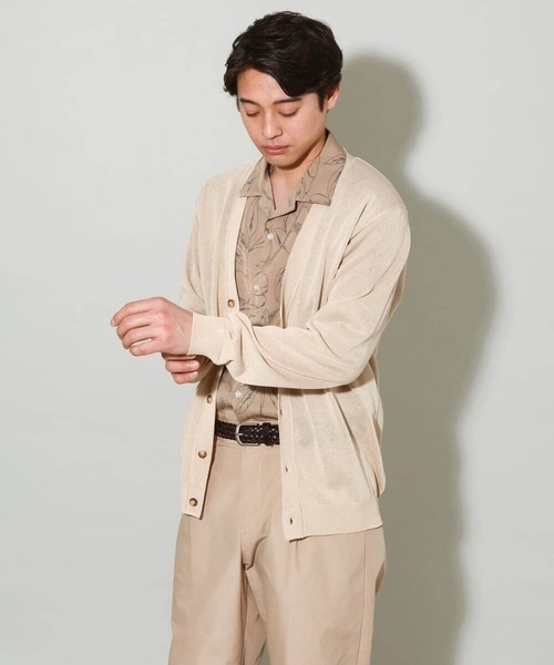 a.v.v（アーヴェヴェ）の「【ドライタッチ】シアーカーディガン（カーディガン/ボレロ・メンズ・チャコールグレー/ベージュ・48/46）」の7枚目の写真