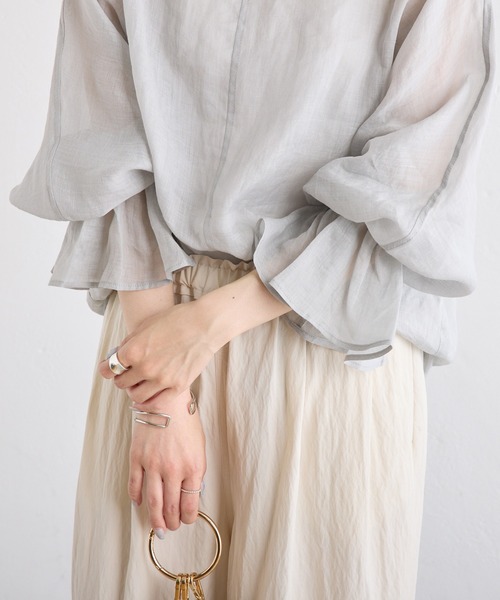 PUAL CE CIN(ピュアルセシン)の「ラミー袖フレアブラウス(シャツ/ブラウス・レディース・サックスブルー/オフホワイト/ライトグレー・FREE)」の15枚目の写真