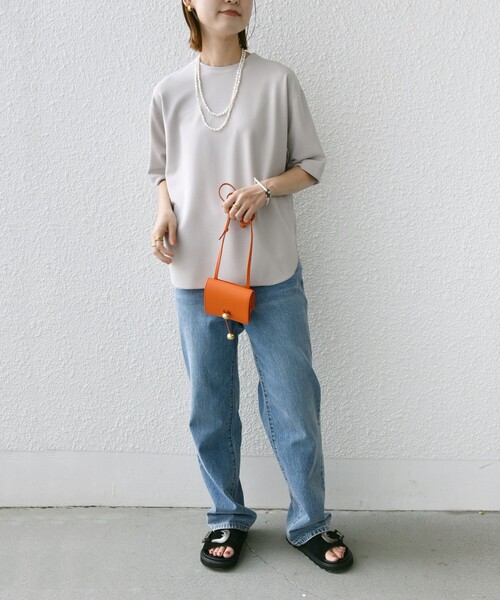 SHIPS(シップス)の「〈手洗い可能〉ジョーゼット ジャージ バック タック ショート スリーブ(Tシャツ/カットソー・レディース・オフホワイト/ブラック/ベージュ・ONE SIZE)」の9枚目の写真