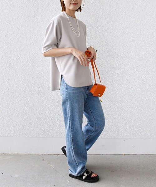 SHIPS(シップス)の「〈手洗い可能〉ジョーゼット ジャージ バック タック ショート スリーブ(Tシャツ/カットソー・レディース・オフホワイト/ブラック/ベージュ・ONE SIZE)」の11枚目の写真
