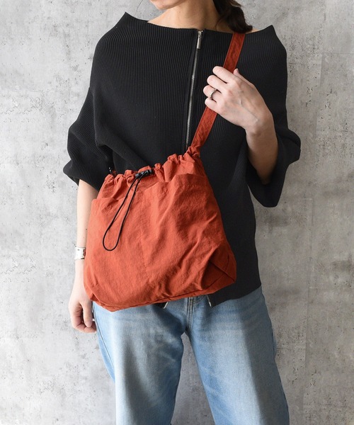 styiro（スタイロ）の「【軽量】フロントポケットクロスボディバッグ/ショルダーバッグ（ショルダーバッグ・レディース・ベージュ/ブラック/ブラウン/カーキ/ピンク・FREE）」の3枚目の写真