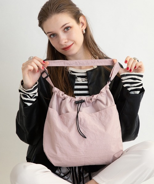 styiro（スタイロ）の「【軽量】フロントポケットクロスボディバッグ/ショルダーバッグ（ショルダーバッグ・レディース・ベージュ/ブラック/ブラウン/カーキ/ピンク・FREE）」の5枚目の写真