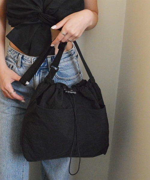 styiro（スタイロ）の「【軽量】フロントポケットクロスボディバッグ/ショルダーバッグ（ショルダーバッグ・レディース・ベージュ/ブラック/ブラウン/カーキ/ピンク・FREE）」の2枚目の写真