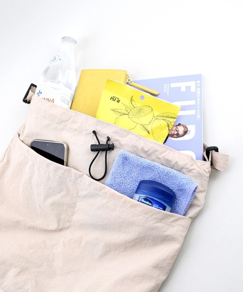 styiro（スタイロ）の「【軽量】フロントポケットクロスボディバッグ/ショルダーバッグ（ショルダーバッグ・レディース・ベージュ/ブラック/ブラウン/カーキ/ピンク・FREE）」の14枚目の写真