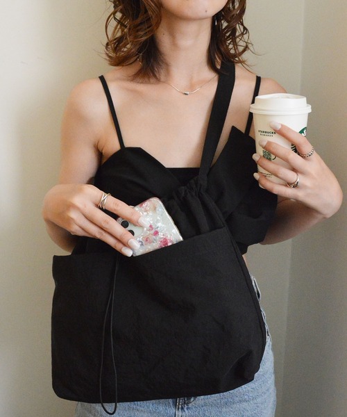 styiro（スタイロ）の「【軽量】フロントポケットクロスボディバッグ/ショルダーバッグ（ショルダーバッグ・レディース・ベージュ/ブラック/ブラウン/カーキ/ピンク・FREE）」の8枚目の写真