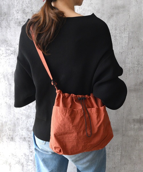 styiro（スタイロ）の「【軽量】フロントポケットクロスボディバッグ/ショルダーバッグ（ショルダーバッグ・レディース・ベージュ/ブラック/ブラウン/カーキ/ピンク・FREE）」の21枚目の写真