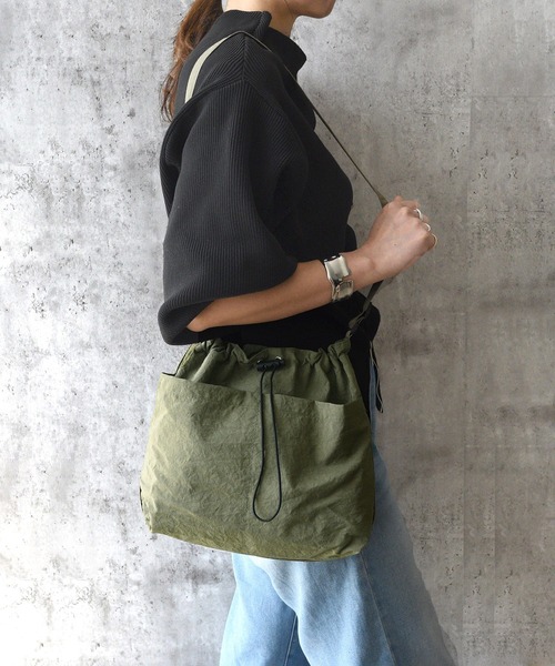 styiro（スタイロ）の「【軽量】フロントポケットクロスボディバッグ/ショルダーバッグ（ショルダーバッグ・レディース・ベージュ/ブラック/ブラウン/カーキ/ピンク・FREE）」の22枚目の写真