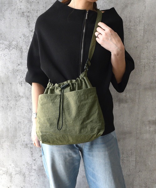 styiro(スタイロ)の「【軽量】フロントポケットクロスボディバッグ/ショルダーバッグ(ショルダーバッグ・レディース・ベージュ/ブラック/ブラウン/カーキ/ピンク・FREE)」の20枚目の写真