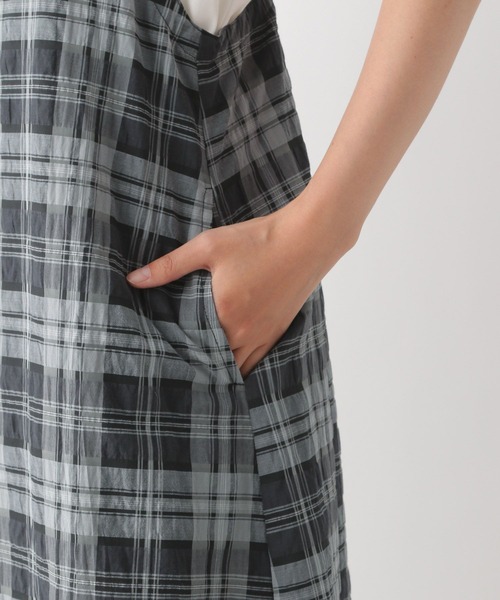LEPSIM(レプシィム)の「チェックキャミワンピース 129307(ワンピース・レディース・ホワイト×ブラック/グリーン・FREE)」の11枚目の写真