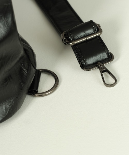 SELLE GLANT(セレグランテ)の「2WAY DESIGN ZIP SHOULDER BAG/2WAYデザインジップバッグ(ショルダーバッグ・メンズ・ブラック/シルバー・ONESIZE)」の17枚目の写真