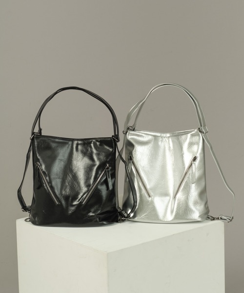 SELLE GLANT(セレグランテ)の「2WAY DESIGN ZIP SHOULDER BAG/2WAYデザインジップバッグ(ショルダーバッグ・メンズ・ブラック/シルバー・ONESIZE)」の5枚目の写真