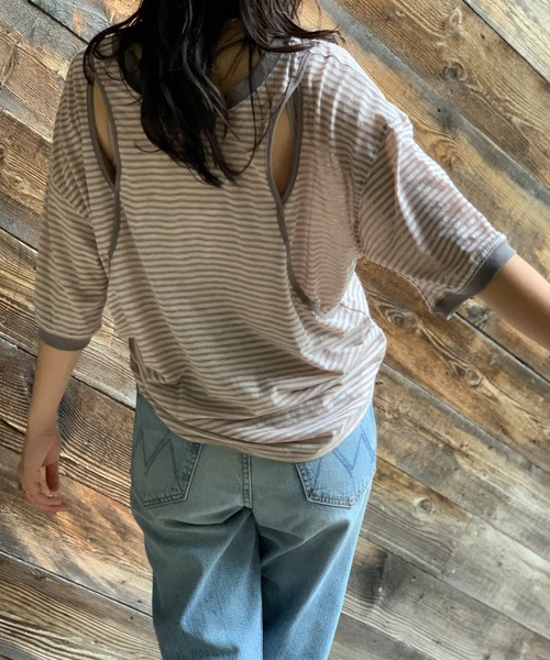 mi via loca(ミヴィアロカ)の「【2WAY】シアースラブボーダー カットアウトリンガーTシャツ(Tシャツ/カットソー・レディース・ブラック×ホワイト/キャメル/グレー×ピンク・FREE)」の5枚目の写真