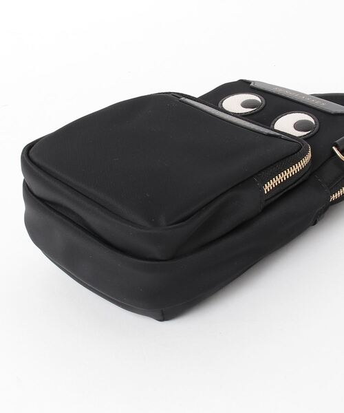 ANYA HINDMARCH（アニヤハインドマーチ）の「ANYA HINDMARCH Recycled Nylon in Black アニヤハインドマーチ アイズ エッセンシャルズ クロスボディ ショルダーバッグ（ショルダーバッグ・レディース・ブラック・FREE）」の11枚目の写真