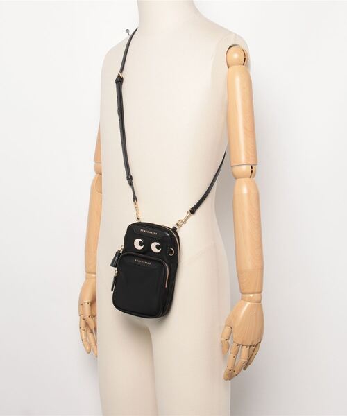 ANYA HINDMARCH（アニヤハインドマーチ）の「ANYA HINDMARCH Recycled Nylon in Black アニヤハインドマーチ アイズ エッセンシャルズ クロスボディ ショルダーバッグ（ショルダーバッグ・レディース・ブラック・FREE）」の13枚目の写真