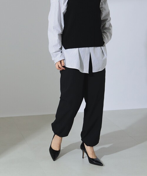 Demi-Luxe BEAMS（デミルクス ビームス）の「コットン ナイロン ツイル ジョガーパンツ（その他パンツ・レディース・ベージュ/ブラック・36/38）」の17枚目の写真