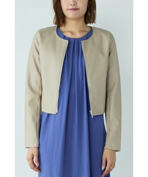 M.deux（エムドゥ）の「■フェイクレザーノーカラージャケット■（ノーカラージャケット・レディース・グレイッシュベージュ/ブラック・MEDIUM）」の6枚目の写真