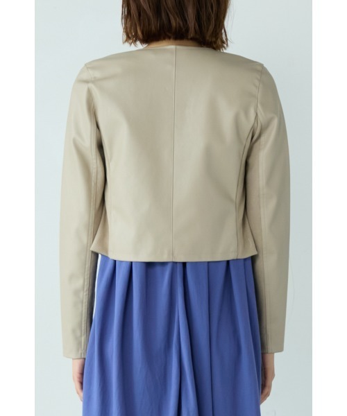 M.deux（エムドゥ）の「■フェイクレザーノーカラージャケット■（ノーカラージャケット・レディース・グレイッシュベージュ/ブラック・MEDIUM）」の8枚目の写真