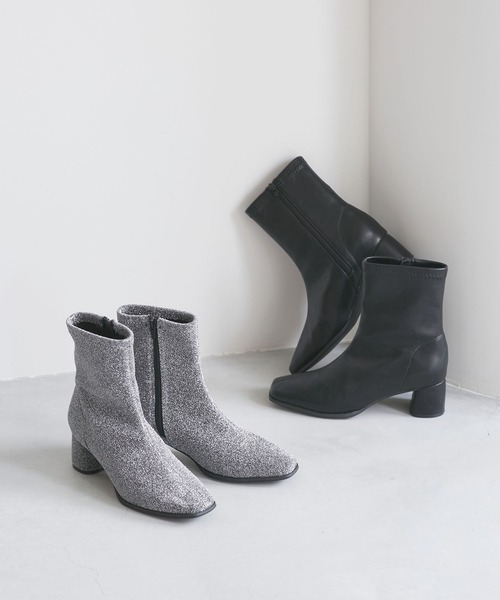 Juze（ジュゼ）の「ストレッチヒールショートブーツ（ブーツ・レディース・オフホワイト/シルバー/ブラック・S/M/L）」の6枚目の写真