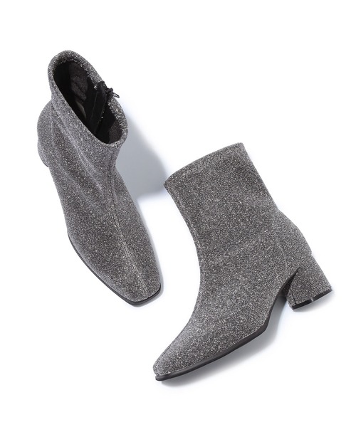 Juze（ジュゼ）の「ストレッチヒールショートブーツ（ブーツ・レディース・オフホワイト/シルバー/ブラック・S/M/L）」の5枚目の写真