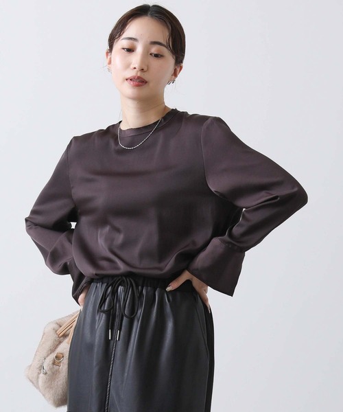 Gready Brilliant（グレディブリリアン）の「ＬＵサテンクルーブラウス（シャツ/ブラウス・レディース・ダークブラウン/アイボリー・38）」の4枚目の写真