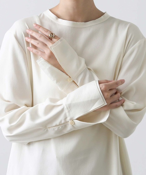 Gready Brilliant（グレディブリリアン）の「ＬＵサテンクルーブラウス（シャツ/ブラウス・レディース・ダークブラウン/アイボリー・38）」の17枚目の写真