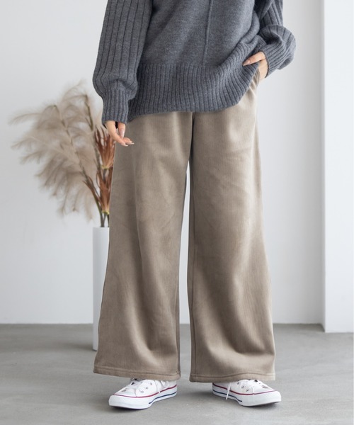 NAVY(ネイビー)の「nAvy 温℃ 裏ベロア あったか セミワイドパンツ(その他パンツ・レディース・ブラウン/ベージュ/ブラック・M/L)」の3枚目の写真